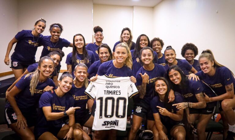 Brasileiro Feminino: Corinthians bate Cresspom em jogo 100 de Tamires