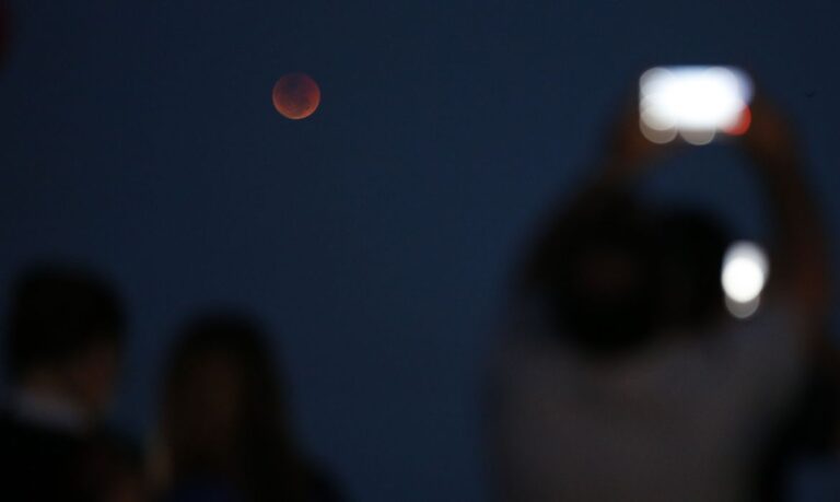 Fim de semana terá Lua de Sangue “triplamente especial”