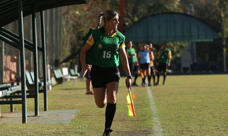 Brasil terá 7 árbitros na Copa do Catar, entre eles Neuza Inês Back