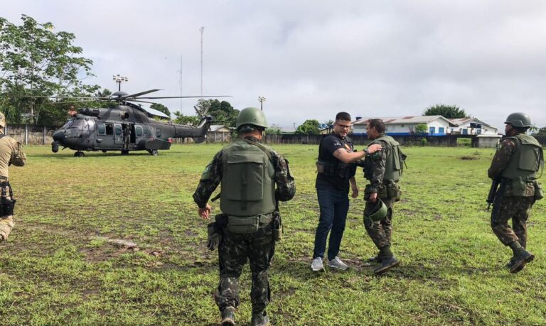 Perícia vai analisar material orgânico recolhido em buscas no Amazonas