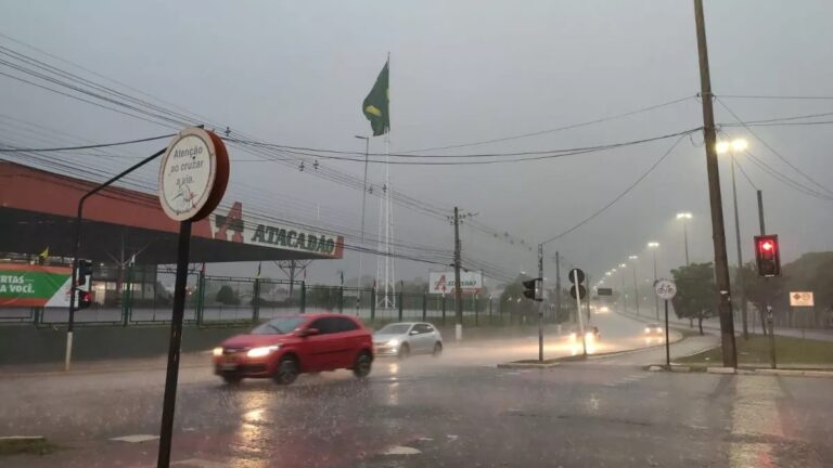 Frente fria traz intensas rajadas de vento para o Sul e Sudeste