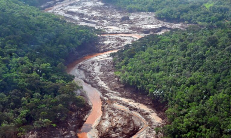 Justiça da Inglaterra aceita julgar ação do desastre em Mariana