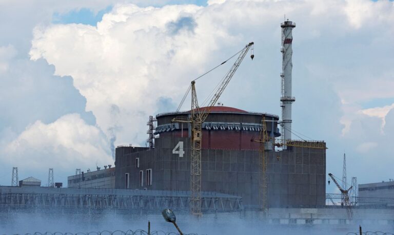 Central nuclear ucraniana é bombardeada neste sábado