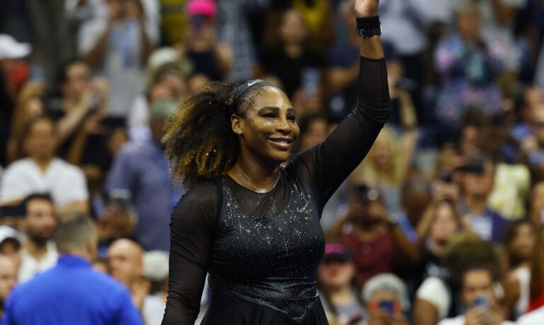 Serena Williams adia aposentadoria com vitória na primeira rodada do US Open