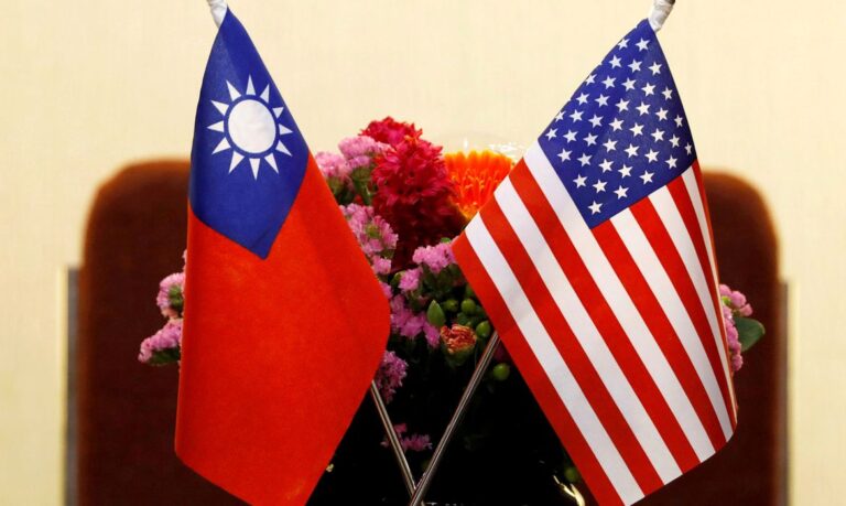 Delegação dos Estados Unidos chega a Taiwan