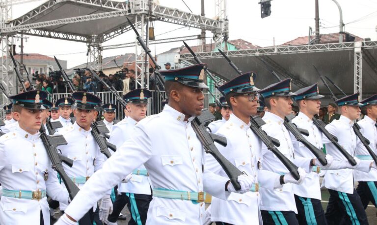 Desfile abre comemoração do Bicentenário da Independência em São Paulo