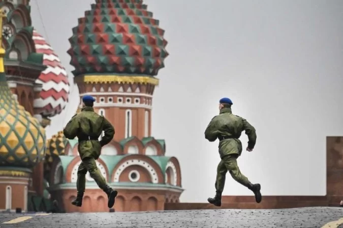UE alerta que forças russas serão ‘aniquiladas’ se usarem armas nucleares
