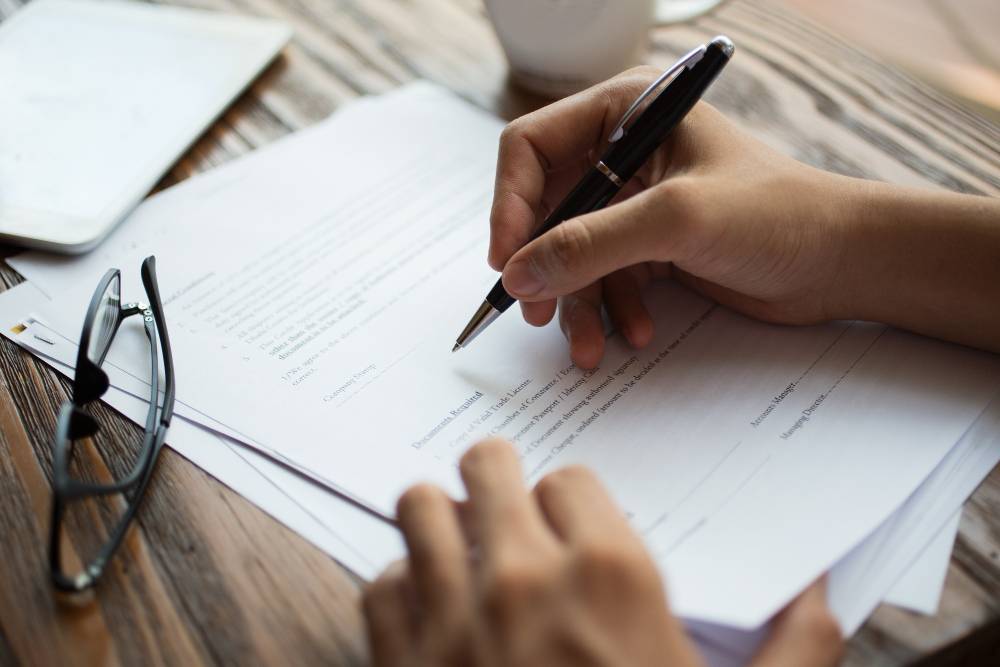 Como rescindir um contrato de aluguel sem pagar multa?