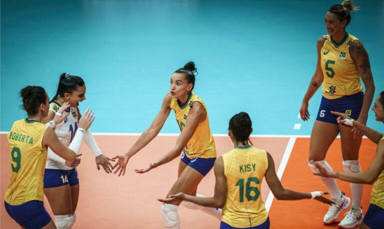 Em clima de revanche, Brasil vence Itália no Mundial de Vôlei Feminino