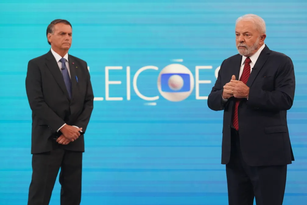 Lula e Bolsonaro comparam governos e trocam acusações no último debate