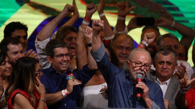 Lula eleito: ‘Não existem dois Brasis. Somos um único país, um único povo, uma grande nação’, diz petista em discurso após vitória