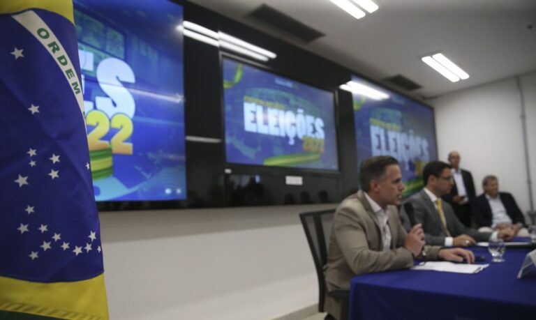 Observadores das eleições participam de atividades de auditorias em SP