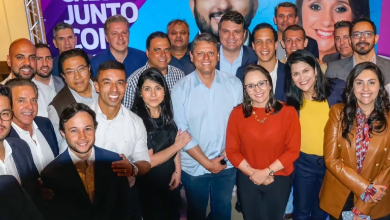 Tarcísio de Freitas recebe apoio do Podemos para o segundo turno