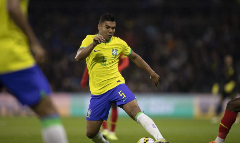 Casemiro mantém suspense sobre o substituto de Neymar contra a Suíça