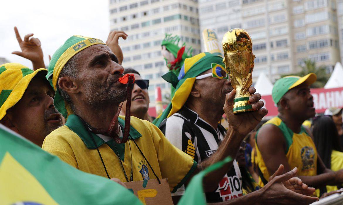 Com vitória do Brasil, festa na Lapa deve seguir durante a madrugada