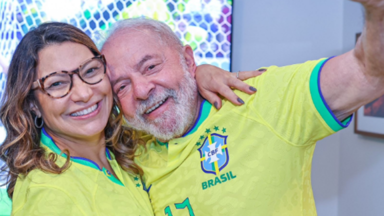 Lula celebra vitória do Brasil na Copa: “Orgulho de vestir a camisa verde e amarela outra vez”