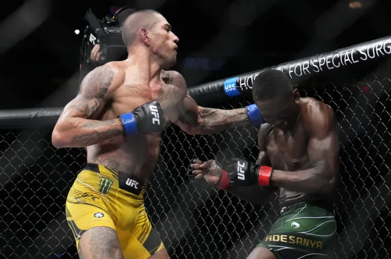 UFC 281: Poatan nocauteia Adesanya no último round e é campeão dos médios