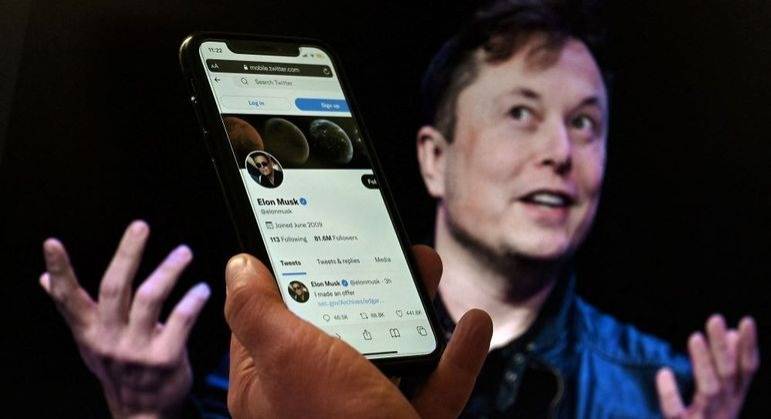 Musk foi ao Twitter para decidir se deixará o cargo de CEO, e os usuários estão pedindo sua demissão