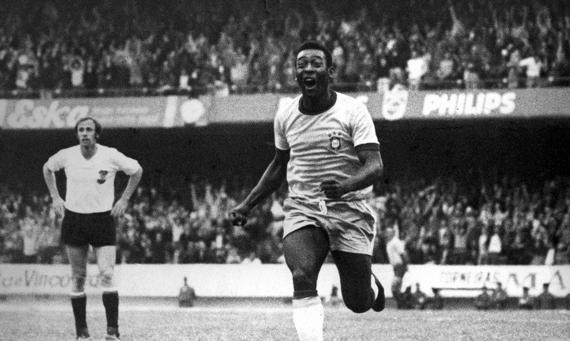 “Futebol é futebol” por causa de jogadores como Pelé, diz Guardiola