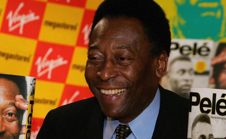 Filha de Pelé volta a fazer postagem sobre o pai nas redes e fãs se animam: “Vida louca e surpreendente…”