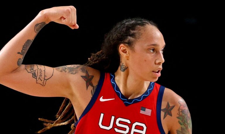 Brittney Griner é solta após troca de prisioneiros entre Rússia e EUA