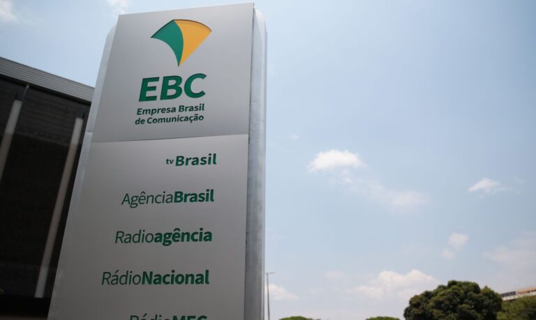 Jornalista da EBC conquista Prêmio Mulheres Raras 2022