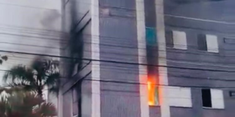 Incêndio em hotel deixa 9 pessoas feridas em São Francisco do Sul