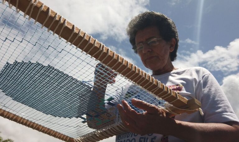 Bordado filé sobrevive nas cores de Alagoas