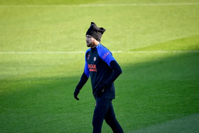 Neymar descansa e não joga na estreia do PSG na Copa da França