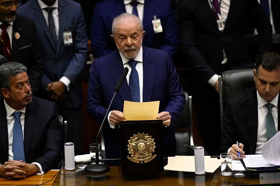 Lula promete ‘duras consequências’ da lei contra terror e violência: ‘Democracia para sempre’