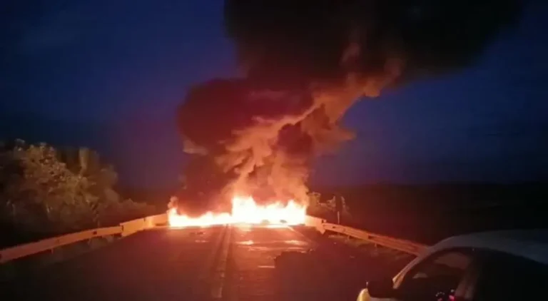 Terroristas bolsonaristas voltam a bloquear rodovias pelo Brasil