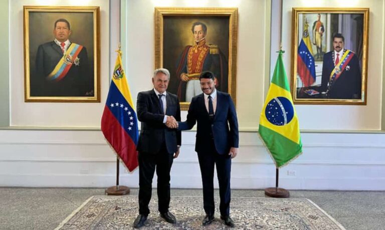 Missão diplomática está na Venezuela para reabrir embaixada