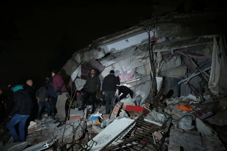 Cold Night and Crumbled Buildings Hinder Rescue Efforts in Turkey and Syria; Death Toll Rises Over 3,000