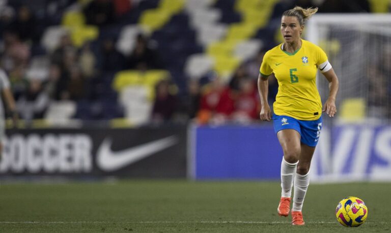 Tamires valoriza chances ao elenco após derrota da seleção feminina