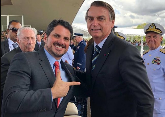 Marcos do Val diz que recebeu proposta golpista de Daniel Silveira, ao lado de Bolsonaro