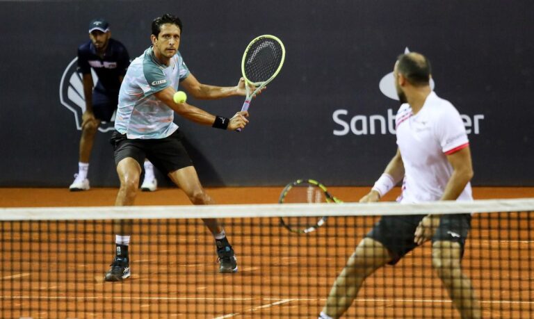 Marcelo Melo disputa esta noite vaga na final de duplas do Rio Open