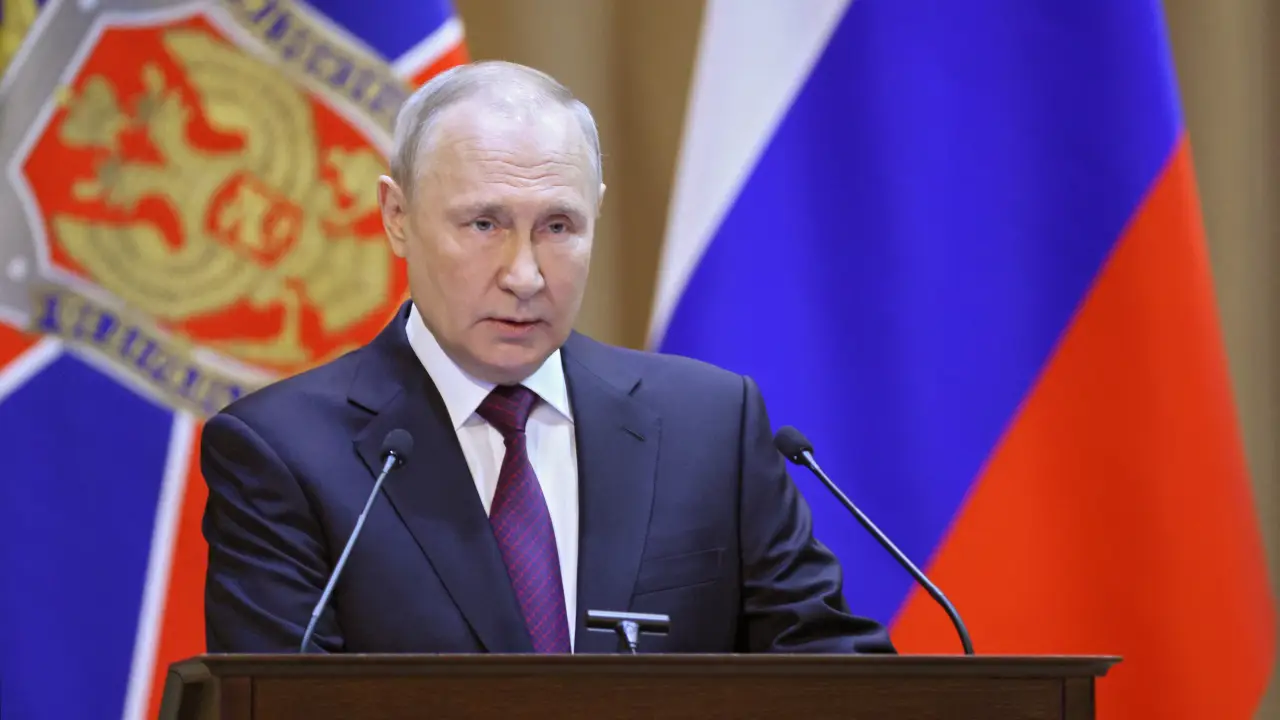 Tribunal internacional emite mandado de prisão contra Vladimir Putin
