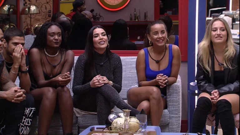 Dania Mendez conversa ao vivo com La Casa de Los Famosos diretamente da sala do BBB 23