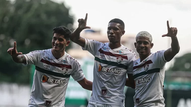 Fluminense estreia com vitória no Brasileirão com show de Cano, John Kennedy e Lelê