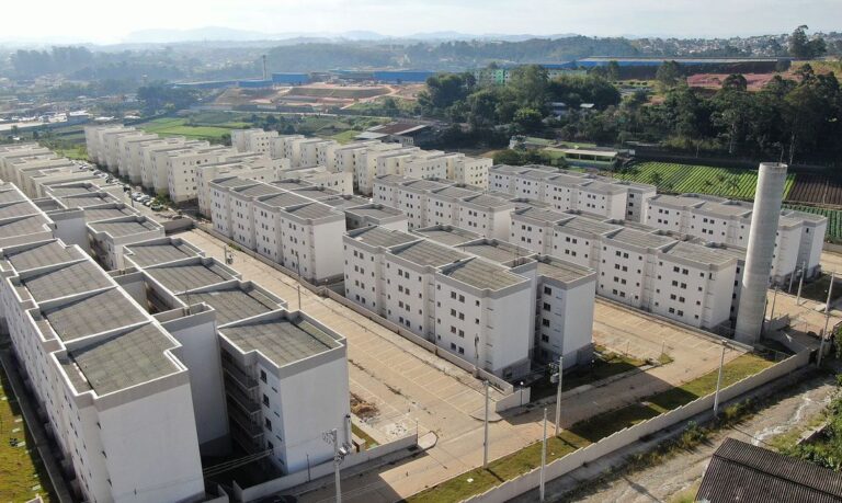 Minha Casa Minha Vida entrega 300 imóveis em município paulista