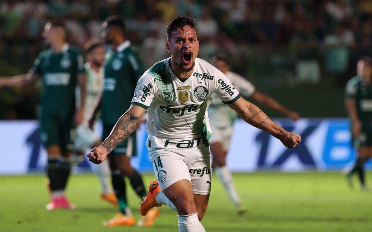 Palmeiras goleia o Goiás fora de casa e assume a vice-liderança do Brasileirão