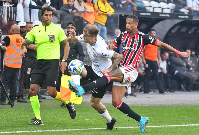 Corinthians empata com São Paulo em jogo polêmico na Neo Química Arena