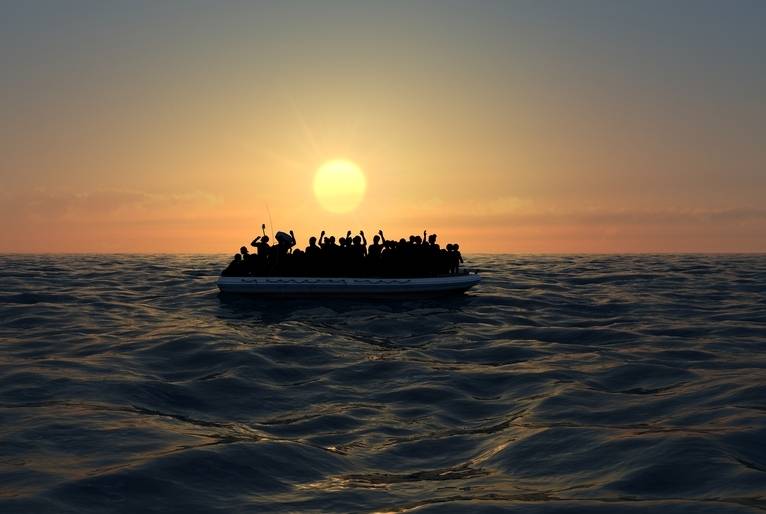 ONG espanhola resgata 117 imigrantes que deixaram a Líbia de barco