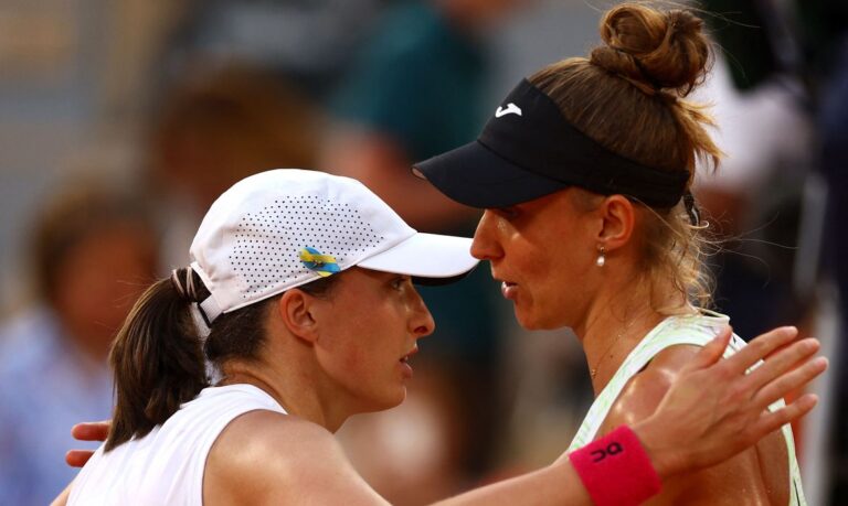 Bia Haddad luta, mas é superada por número 1 na semi de Roland Garros