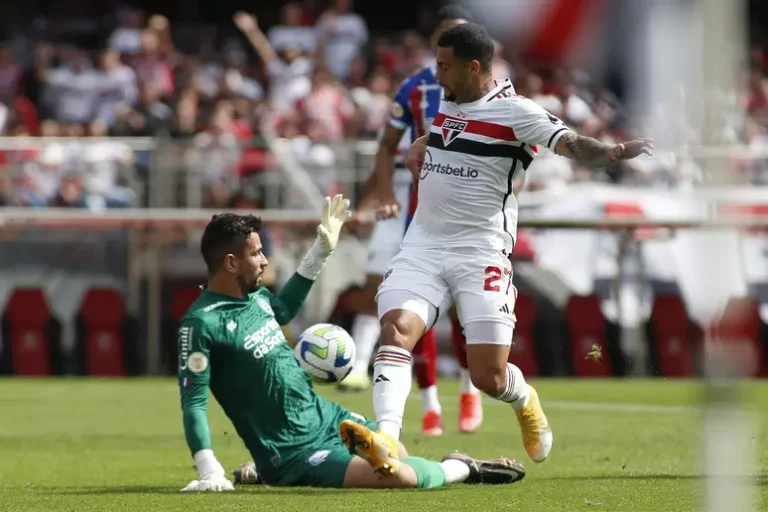 São Paulo empata com o Bahia e perde chance de entrar no G4 do Brasileirão