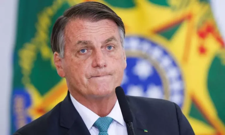 Bolsonaro inelegível: o que muda para o ex-presidente após a condenação no TSE