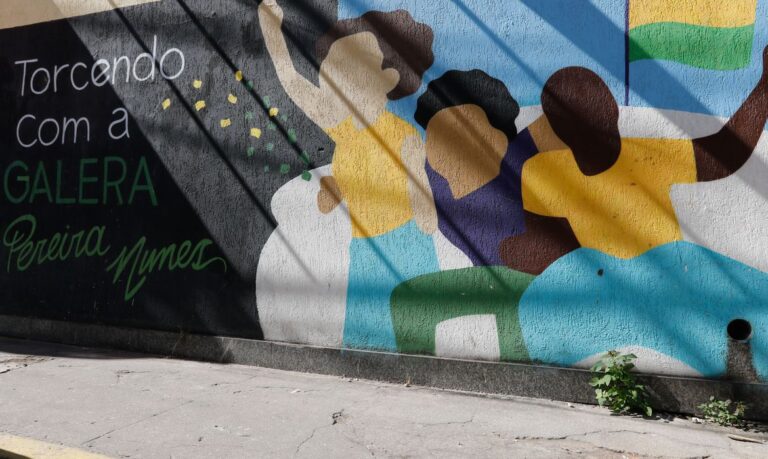 Rua do Rio se colore para torcer pelo Brasil nesta segunda-feira