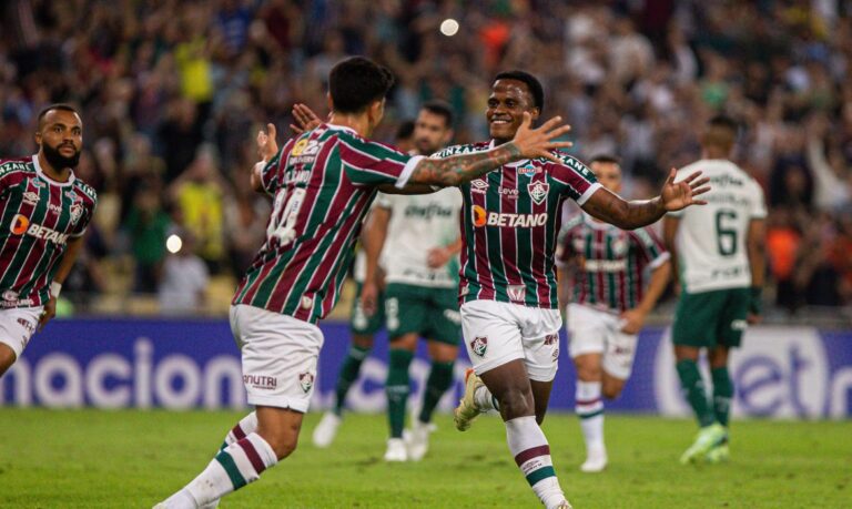 Fluminense derrota Palmeiras e assume 3ª posição do Brasileiro