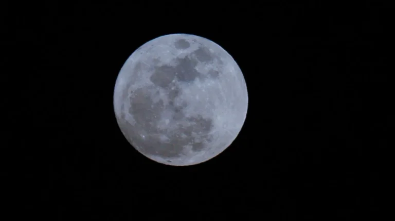 Lua Azul: Veja Fotos Deslumbrantes do Fenômeno no Ceará e ao Redor do Mundo