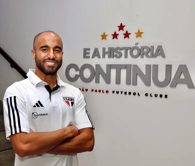 Lucas Moura volta ao São Paulo após 11 anos; assista coletiva de apresentação